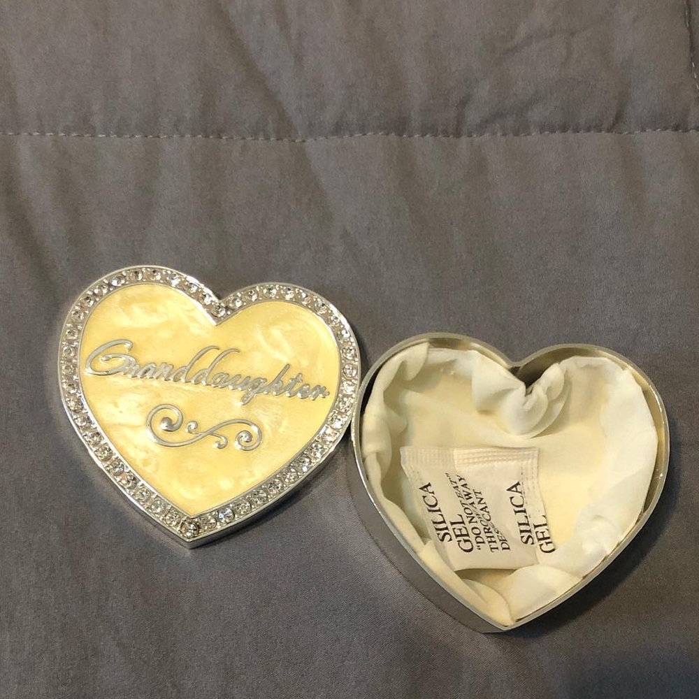 Jewelry box